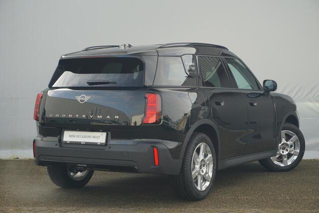 Mini COUNTRYMAN C Classic | Pakket M | Stoel- en Stuurverwarming | Comfort Access | Panorama Dak | Trekhaak | Head-Up