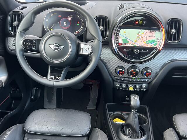 Mini COUNTRYMAN Mini 2.0 Cooper SE ALL4 YOURS Navi Plus Panoramadak Head-Up Keyless ACC DAB Leer Sportstoelen Camera Carplay Clima 1e Eigenaar Plug In Hybride Sage Green 1e Eigenaar BTW Auto Union Jack Achterlichten