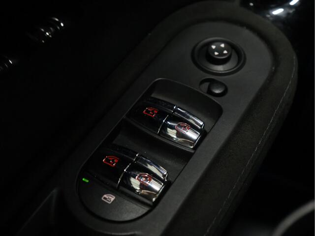 Mini COUNTRYMAN Mini 2.0 Cooper S Chili JCW [APPLE CARPLAY, SPORTSTUUR, SPORTSTOELEN, STOELVERWARMING, PDC V+A, CRUISE, CLIMATE, NIEUWSTAAT]