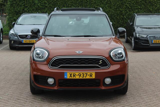 Mini COUNTRYMAN Mini 2.0 Cooper S E ALL4 Chili / Panoramadak / Camera / Head-up / Leder / Keyless / 19'' / Navi. Proff / Stoelverwarming / Cruise Control