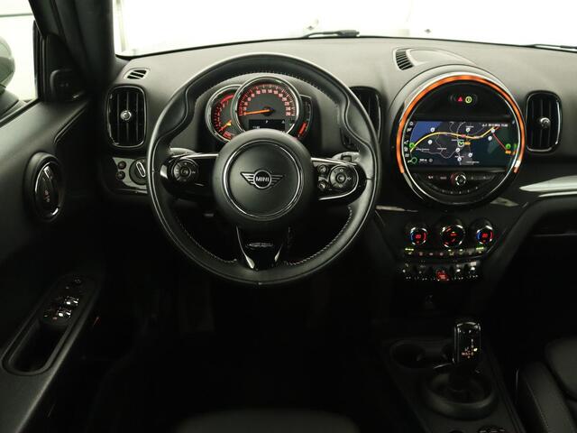 Mini COUNTRYMAN 1.5 Cooper | Stoelverwarming | Trekhaak | Harman/Kardon | Carplay | Keyless | Navigatie | Climate control | Cruise control | Park Assist | Full LED