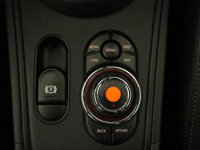 Mini COUNTRYMAN 1.5 Cooper | Stoelverwarming | Trekhaak | Harman/Kardon | Carplay | Keyless | Navigatie | Climate control | Cruise control | Park Assist | Full LED