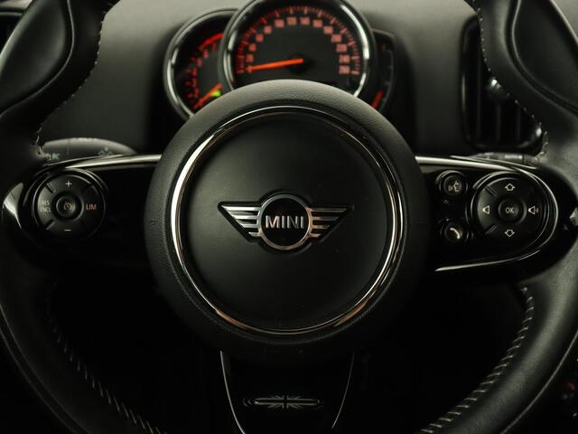 Mini COUNTRYMAN 1.5 Cooper | Stoelverwarming | Trekhaak | Harman/Kardon | Carplay | Keyless | Navigatie | Climate control | Cruise control | Park Assist | Full LED