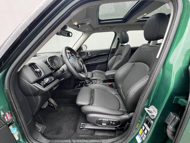 Mini COUNTRYMAN 2.0 Cooper S E ALL4 Untamed Edition Automaat / Dealer onderhouden / WLTP 48 km stad 56 km / HUD / Panorama schuifdak / Adaptief CC / Navigatie / Elektrische stoelen / 18"LM wielen /