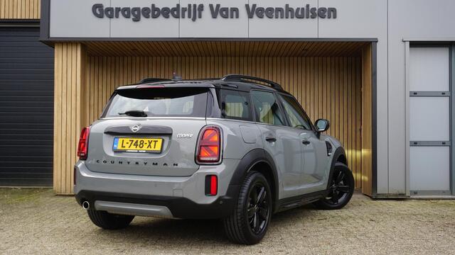Mini COUNTRYMAN 1.5 136pk Automaat Cooper *Facelift* Pano.Dak LED Sportstoelen HUD Virtual Cockpit *Black Optik* Moonwalk Grey Pearl NL auto!