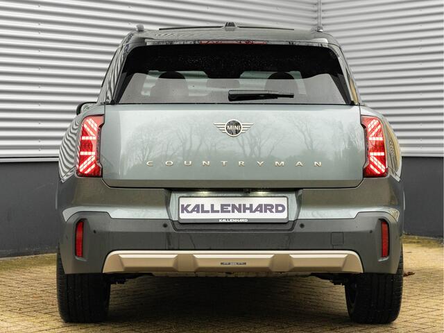 Mini COUNTRYMAN Mini 1.5 C Favoured - XL Pakket - Pano - Trekhaak - Memoryzetel