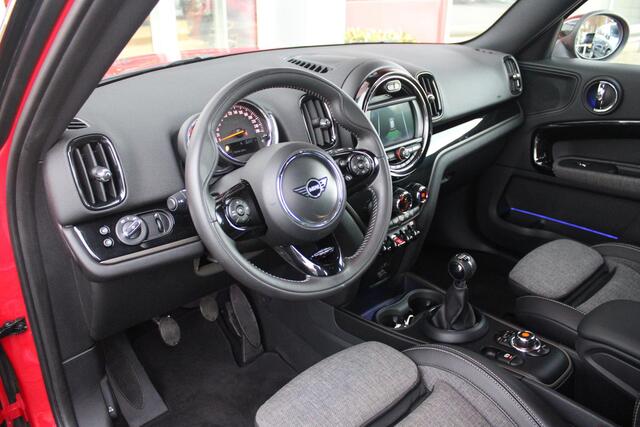 Mini COUNTRYMAN MINI 2.0 192PK Cooper S Chili | NAVIGATIE | CRUISE CONTROL | CLIMATE CONTROL | KEYLESS ENTRY | PARKEERSENSOREN ACHTER | 18" LICHTMETALEN VELGEN | SFEER VERLICHTING | LED KOPLAMPEN / LED MISTLAMPEN | ELEKTRISCH INKLAPBARE BUITENSPIEGELS |