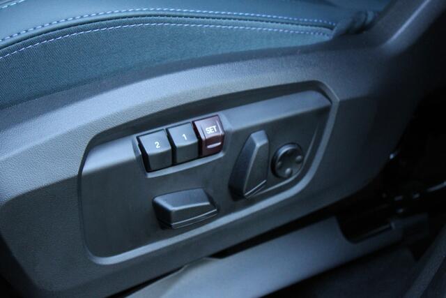 Mini COUNTRYMAN Classic Automaat / Panoramadak / Trekhaak / JCW Sportstoel / Comfort Access / Stuurverwarming / LED / Parking Assistant Plus / Head-Up / Harman Kardon