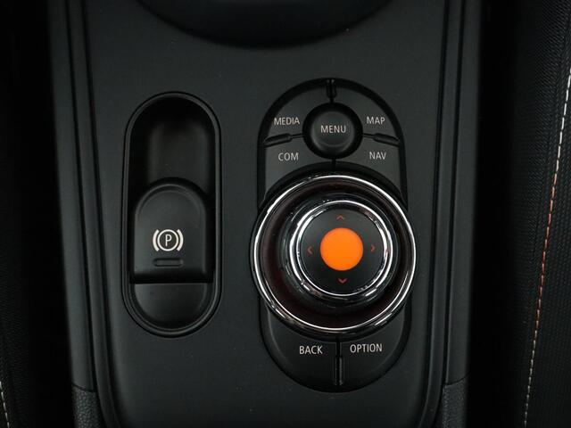 Mini COUNTRYMAN 1.5 Cooper Chili | Automaat | Full LED | Navigatie | Parkeerhulp | Climate control | 17'' | Bluetooth | Cruise control