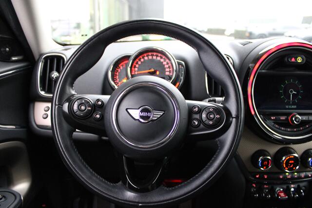 Mini COUNTRYMAN Cooper S Automaat / Sportstoelen / Achteruitrijcamera / LED / Active Cruise Control / Park Assistant / Navigatie Professional / Stoelverwarming