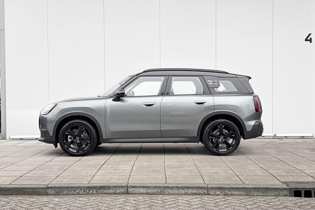 Mini COUNTRYMAN C Classic S Plus | Trekhaak met elektrisch wegklapbare kogel | 19" LM John Cooper Works Runway Spoke black | Opruimingsvoordeel