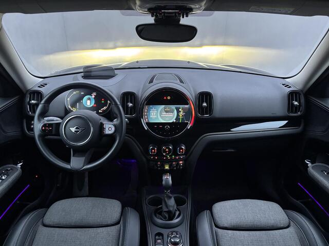 Mini COUNTRYMAN Mini Cooper S E ALL4 Essential / PHEV / Dealer Onderhouden / HUD / Navigatie / Apple Carplay & Android Auto / Stoelverwarming / Cruise / Clima /