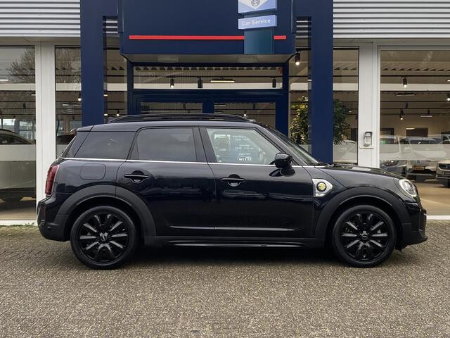 Mini COUNTRYMAN 2.0 Cooper S E ALL4 Classic / Automaat / NL-Auto / Dealer-Onderhouden / Vol-Leder / Open/Panodak / Harman-Kardon / Head-Up Display / Stoelverwarming / Cruise-Control / Climate-Control / Apple-Carplay & Android-Auto / Keyless / LED / DAB Radio-Bluetooth / 