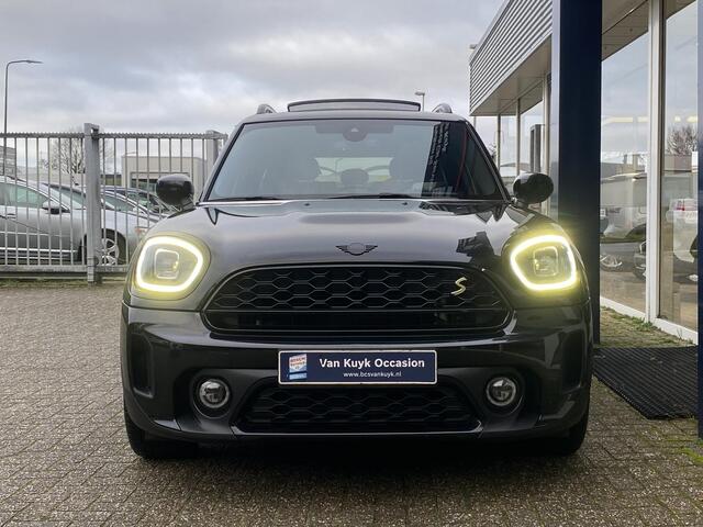 Mini COUNTRYMAN 2.0 Cooper S E ALL4 Classic / Automaat / NL-Auto / Dealer-Onderhouden / Vol-Leder / Open/Panodak / Harman-Kardon / Head-Up Display / Stoelverwarming / Cruise-Control / Climate-Control / Apple-Carplay & Android-Auto / Keyless / LED / DAB Radio-Bluetooth / 