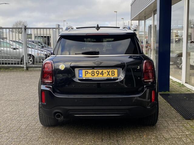 Mini COUNTRYMAN 2.0 Cooper S E ALL4 Classic / Automaat / NL-Auto / Dealer-Onderhouden / Vol-Leder / Open/Panodak / Harman-Kardon / Head-Up Display / Stoelverwarming / Cruise-Control / Climate-Control / Apple-Carplay & Android-Auto / Keyless / LED / DAB Radio-Bluetooth / 