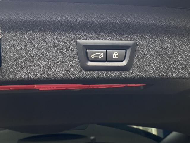 Mini COUNTRYMAN 2.0 Cooper S E ALL4 Classic / Automaat / NL-Auto / Dealer-Onderhouden / Vol-Leder / Open/Panodak / Harman-Kardon / Head-Up Display / Stoelverwarming / Cruise-Control / Climate-Control / Apple-Carplay & Android-Auto / Keyless / LED / DAB Radio-Bluetooth / 