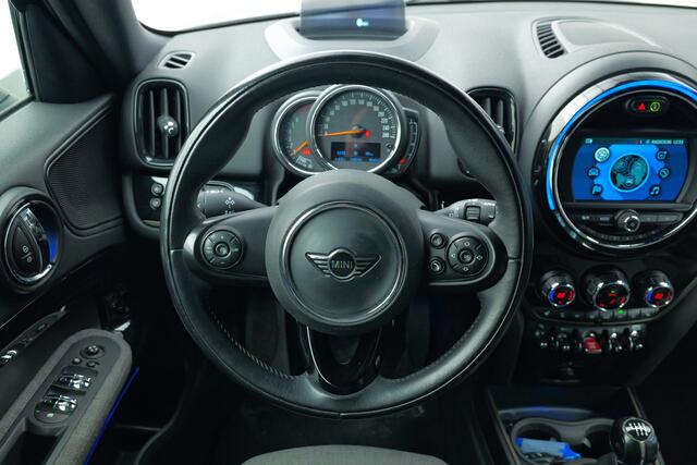 Mini COUNTRYMAN Mini 1.5 One Dutch Made Edition | Head-up | Licht metaal | Stoelverwarming