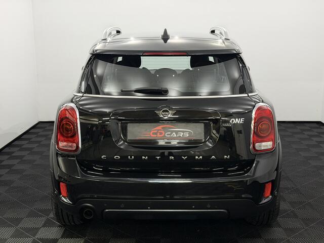 Mini COUNTRYMAN Mini 1.5 One Chili Half leder, Parkeersensoren, Navoi, Keyless start, Stoelverwarming, Clima, Cruise control