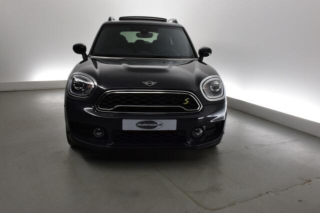 Mini COUNTRYMAN 2.0 Cooper SE ALL4-PANORAMA-LEDER-HARMANKARDON-CAMERA , schuifdak/ pano, stoelverwarming, elec stoelverst met geheugen, elec koffersluiting, privacyglas, Harman Kardon, cruise, lederbekleding, keyless entry, camera achter, pdc