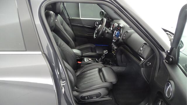 Mini COUNTRYMAN 2.0 Cooper SE ALL4-PANORAMA-LEDER-HARMANKARDON-CAMERA , schuifdak/ pano, stoelverwarming, elec stoelverst met geheugen, elec koffersluiting, privacyglas, Harman Kardon, cruise, lederbekleding, keyless entry, camera achter, pdc
