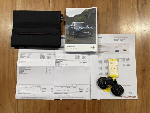 Mini COUNTRYMAN Mini 1.5 One Org.NL! / Keyless / Harman/Kardon / Afn. Trekhaak / 1/2 Leder / Navigatie / Cruise / ECC Clima / 17'' LMV
