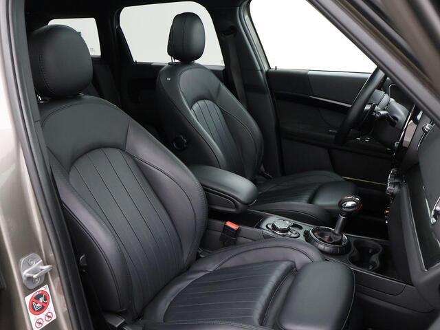 Mini COUNTRYMAN Mini JCW 2.0 JOHN COOPER WORKS 231 PK ALL4 AUT. MAT GROEN + PANORAMA | CAMERA | HEAD-UP | HK | LEDER | STOELVERW.