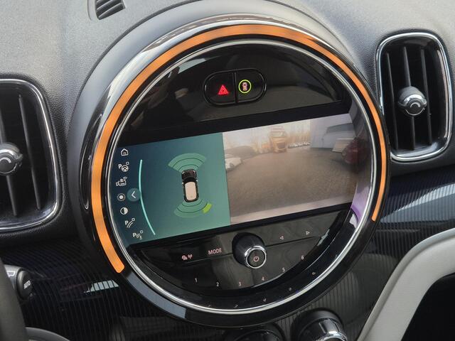 Mini COUNTRYMAN 1.5 Cooper S E ALL4 PHEV MINI Yours Automaat / Dealer onderhouden / Leder / Schuifdak / Elektrische stoelen / Harman Kardon / Adaptieve CC / HUD / Achteruitrijcamera / Parkeer assistent / Apple Carplay Android /