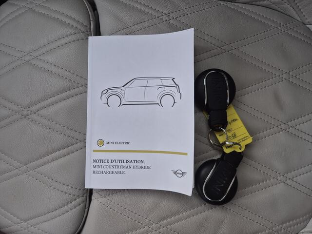Mini COUNTRYMAN 1.5 Cooper S E ALL4 PHEV MINI Yours Automaat / Dealer onderhouden / Leder / Schuifdak / Elektrische stoelen / Harman Kardon / Adaptieve CC / HUD / Achteruitrijcamera / Parkeer assistent / Apple Carplay Android /