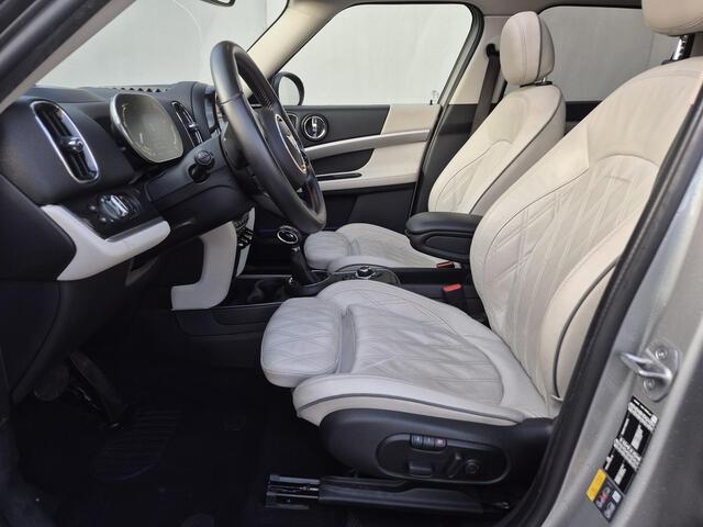 Mini COUNTRYMAN 1.5 Cooper S E ALL4 PHEV MINI Yours Automaat / Dealer onderhouden / Leder / Schuifdak / Elektrische stoelen / Harman Kardon / Adaptieve CC / HUD / Achteruitrijcamera / Parkeer assistent / Apple Carplay Android /