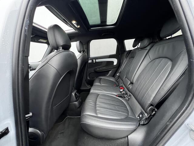 Mini COUNTRYMAN 1.5 Cooper S E ALL4 MINI Yours Automaat / Dealer onderhouden / Leder / Schuifdak / Elektrische stoelen & klep / Harman Kardon / Adaptieve CC / HUD / Achteruitrijcamera / Parkeer assistent / Apple Carplay Android / 19" LM wielen /