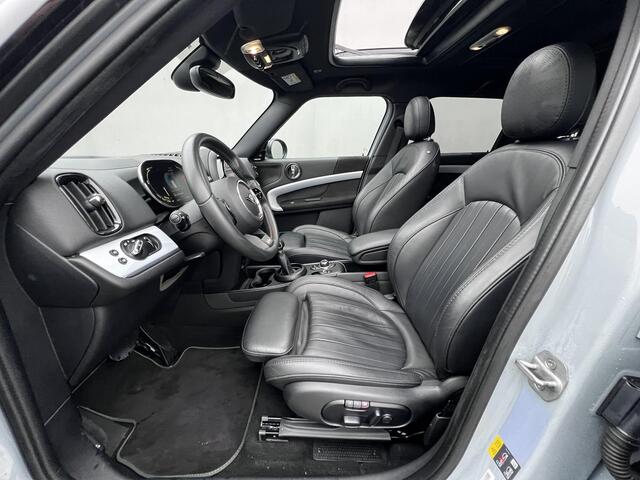 Mini COUNTRYMAN 1.5 Cooper S E ALL4 MINI Yours PHEV / Leder / Schuif-/kantel dak / Elektrische stoelen/-Achterklep / Harman Kardon / Adaptieve Cruise Control / Head Up Display / Achteruitrijcamera / Parkeer assistent / Apple Carplay/Android Auto / 19" LM wielen /
