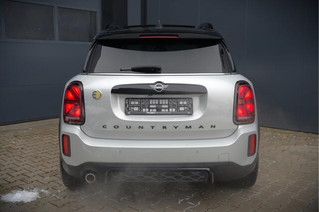 Mini COUNTRYMAN Mini 1.5 Cooper S E ALL4 | JCW | Panoramadak | Stoelverwarming | Harman Kardon | Head-Up Display | John Cooper Works | Camera | Apple Carplay | Parkeersensoren | Keyless |