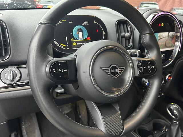 Mini COUNTRYMAN Mini 1.5 Cooper S E ALL4 Classic // FULL LED // NAVI + CARPLAY // KEYLESS // CAMERA // SHADOW LINE // STOELVERWARMING