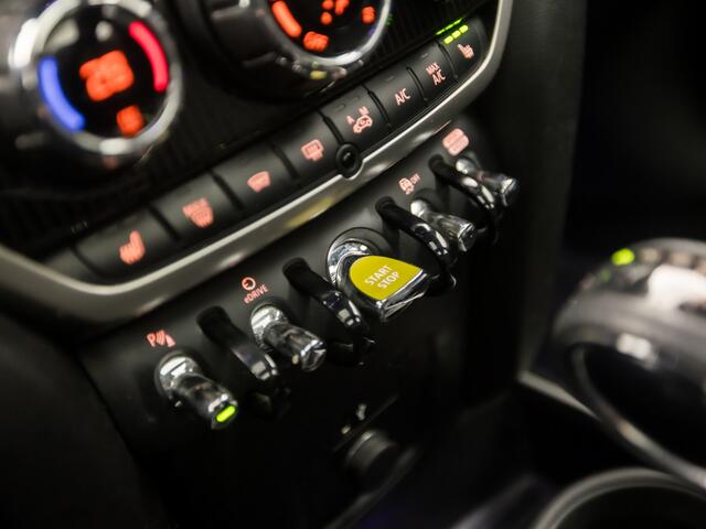 Mini COUNTRYMAN Mini 1.5 Cooper S E ALL4 Chili 221Pk Automaat (PANORAMADAK, VIRTUAL COCKPIT, APPLE CARPLAY, STOELVERWARMING, LEDER, HARMAN/KARDON, CAMERA, ELEK ACHTERKLEP, NIEUWSTAAT)