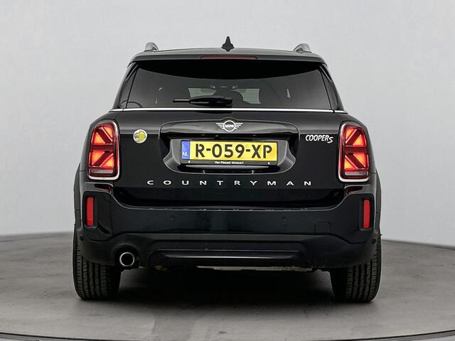 Mini COUNTRYMAN Mini 1.5 Cooper S E ALL4 Classic 220PK | Automaat | Zwarte Lichtmetalen Velgen | Navigatie | Achteruitrijcamera | Half-Lederen Bekleding | Apple CarPlay & Android Auto