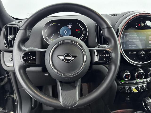 Mini COUNTRYMAN Mini 1.5 Cooper S E ALL4 Classic 220PK | Automaat | Zwarte Lichtmetalen Velgen | Navigatie | Achteruitrijcamera | Half-Lederen Bekleding | Apple CarPlay & Android Auto