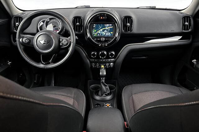 Mini COUNTRYMAN Mini 1.5 Cooper S E ALL4 Chili | Leder | Stoelverwarming | Navigatie | LED