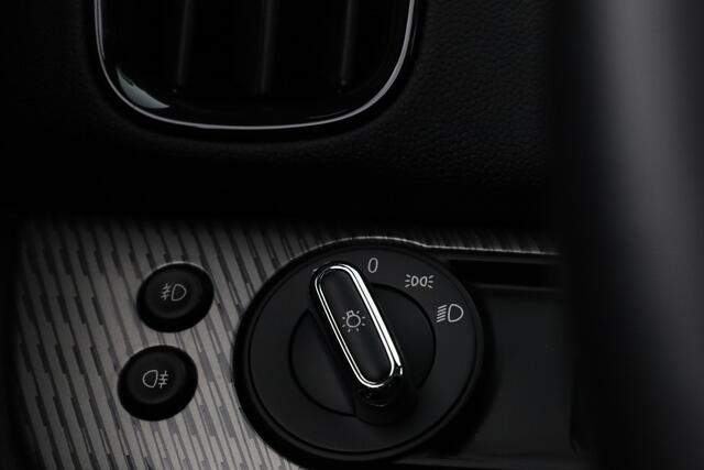 Mini COUNTRYMAN Mini Cooper S E ALL4 John Cooper Works | S/K-dak | Memory | HUD | Harman/Kardon | Stoelverw. | Camera+PDC | LED | Nav+CarPlay | V