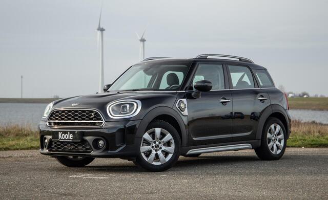 Mini COUNTRYMAN Mini 1.5 Cooper S E ALL4 Essential CAMERA / NAVI / CARPLAY / AIRCO / ZWART / STOELVERWARMING