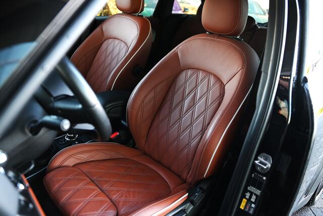 Mini COUNTRYMAN Cooper SE ALL4 Automaat / LED / Comfortstoelen / Comfort Access / Park Assistant / Stoelverwarming / Cruise Control