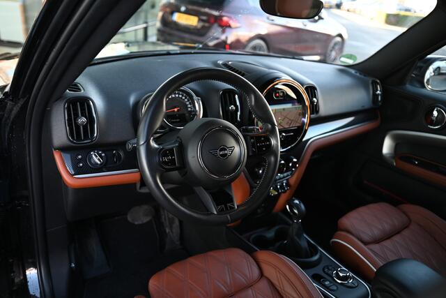 Mini COUNTRYMAN Cooper SE ALL4 Automaat / LED / Comfortstoelen / Comfort Access / Park Assistant / Stoelverwarming / Cruise Control