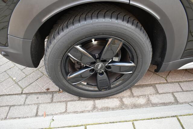 Mini COUNTRYMAN Mini 1.5 Cooper Pepper AUT. Keyl, Xenon, Camera 80dkm!