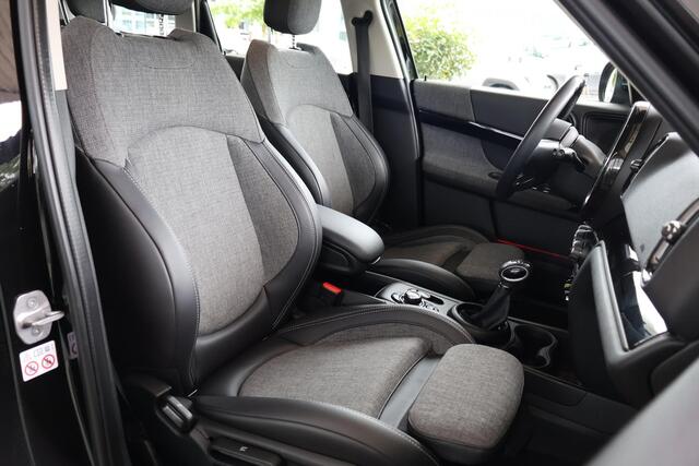 Mini COUNTRYMAN Mini 1.5 Cooper S E ALL4 Chili Navigatie | Cruise Control | Parkeersensoren | Comfort Access | 18" Licht Metaal | Sportstoelen