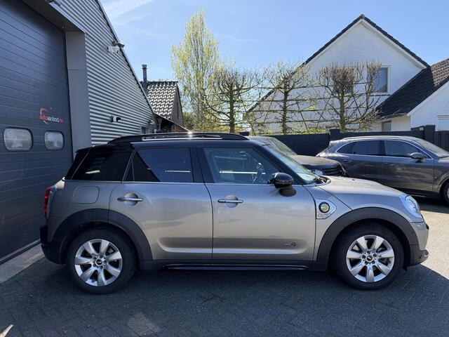 Mini COUNTRYMAN Mini 1.5 Cooper S E ALL4 Chili | Panoramadak | Camera | Head-Up Display | Harmon Kardon | Navigatie | Elektrische Achterklep |