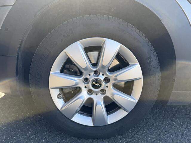 Mini COUNTRYMAN Mini 1.5 Cooper S E ALL4 Chili | Panoramadak | Camera | Head-Up Display | Harmon Kardon | Navigatie | Elektrische Achterklep |