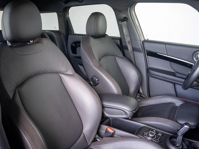 Mini COUNTRYMAN Cooper Classic + Comfort Plus + Panoramadak + Blackline Exterieur pack