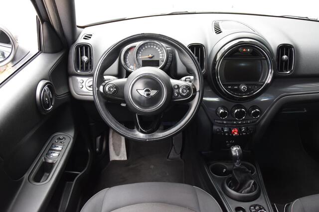 Mini COUNTRYMAN Mini 1.5 Cooper Salt | Org. NL | BOVAG Garantie | Trekhaak | Navigatie | 17'' Velgen | Bluetooth Telefoonverbinding | Cruise & Climate Control | PDC Achter |