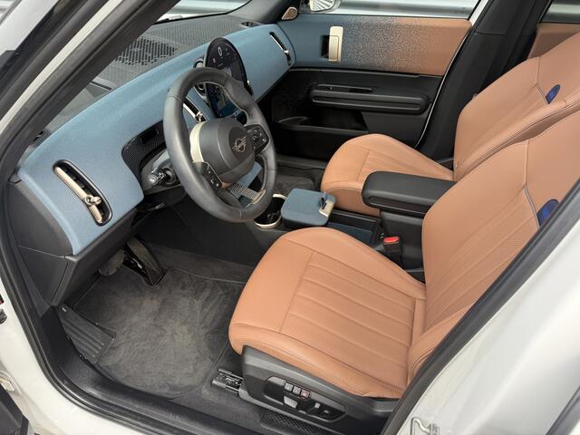 Mini COUNTRYMAN 1.5 C Favoured XL Trekhaak/Pano/Leder/360Camera