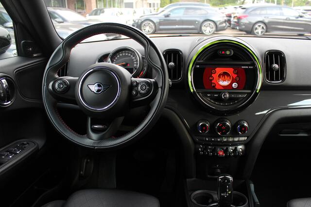 Mini COUNTRYMAN Mini 1.5 Cooper Business Edition / Leder / Navigatie / Parkeerhulp V+A / Harman Kardon / 18'' / Cruise Control