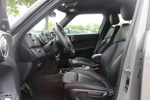 Mini COUNTRYMAN Mini 1.5 Cooper Business Edition / Leder / Navigatie / Parkeerhulp V+A / Harman Kardon / 18'' / Cruise Control